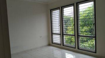 Gambar 5 Dijual Rumah 2 Lantai Sutera Feronia Park Alam Sutera Tangerang Selatan Bagus Siap Huni SHM Semi Furnished 