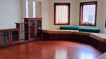 Gambar 5  Rumah Bagus Semi Furnished di cipaku, Cipaku