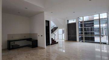 Gambar 1 Sewa Rumah Mewah Golf Island 8x25