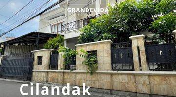 Gambar 1 RUMAH TERAWAT DAN SIAP HUNI, BANGUNAN 2 LANTAI, HARGA MENARIK DI CILANDAK