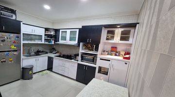 Gambar 2  Rumah Sangat Terawat Tanjung Duren Jakarta Barat  3 Lantai Furnished Bagus SHM - Sertifikat Hak Milik di Jalan Lontar Tanjung Duren , Tanjung Duren