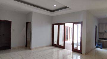 Gambar 3 Rumah Cantik Posisi Hook Design Bali Modern Di Sawangan Depok