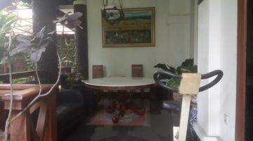 Gambar 3 Dijual Rumah 3 Lantai Semi Furnished Tanah Luas di Gegerkalong