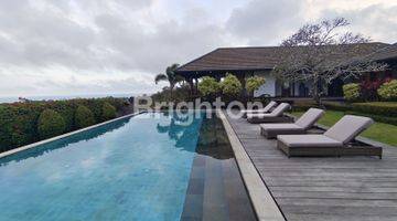 Gambar 2 Luxury villa in Pecatu Bali large swimming pool