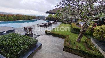 Gambar 4 Luxury villa in Pecatu Bali large swimming pool