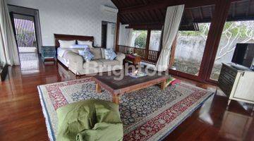 Gambar 5 Luxury villa in Pecatu Bali large swimming pool