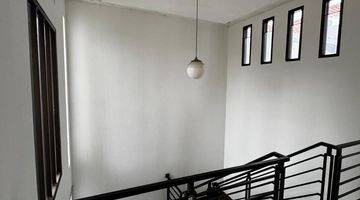 Gambar 3 Turun Harga Rumah 2 Lantai, Luas Tanah 135 M, Shm Bagus