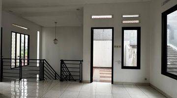 Gambar 4 Turun Harga Rumah 2 Lantai, Luas Tanah 135 M, Shm Bagus