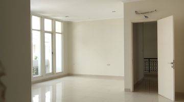 Gambar 2 Disewakan Segera Rumah Cluster Goldfinch, Springs. Gading Serpong 