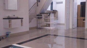 Gambar 1 Rumah Semi Furnished di Jalan Biak , Antapani Bandung Strategis