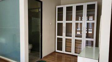 Gambar 1 Rumah 2 Lantai Semi Furnished