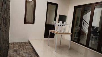 Gambar 3 Rumah 2 Lantai Semi Furnished