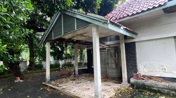 Gambar 4 Rumah Tua, lokasi tenang, dekat taman lokasi Menteng