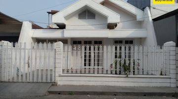 Gambar 5 Dijual Rumah SHM di Dharmahusada Indah Utara Surabaya