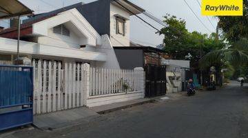 Gambar 1 Dijual Rumah SHM di Dharmahusada Indah Utara Surabaya