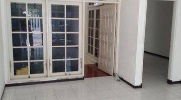 Gambar 3 Dijual Rumah SHM di Dharmahusada Indah Utara Surabaya