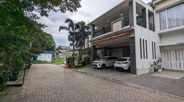 Gambar 1 Rumah 2 Lantai Mewah Siap Huni Kebayoran Village Bintaro