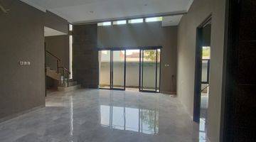 Gambar 3 Rumah Baru Fully Furnished 2 Lantai Non Cluster Di Solo Baru