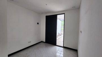 Gambar 3 Dijual rumah 3 lantai di citra garden 5 cengkareng jakbar