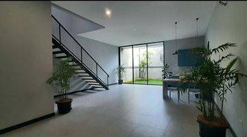 Gambar 2 Dijual Rumah Baru Design Industrial Contemporer di Bsd Giriloka