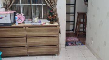 Gambar 3 Rumah 2 Lantai Shm Sudah Renovasi Semi Furnished