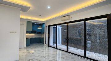 Gambar 4 Rumah 2 Lantai Bagus Furnished SHM di Discovery Conserva, Tangerang Selatan