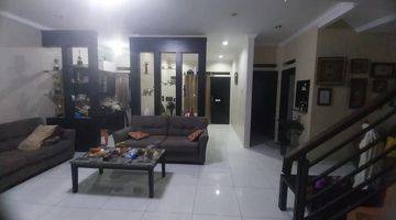 Gambar 5 Rumah 2 Lantai Bagus Furnished HGB di Batununggal, Bandung