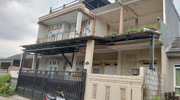 Gambar 1 Rumah 3 Lantai Bagus Furnished SHM di Perumahan Benteng Royal Residence, Bogor