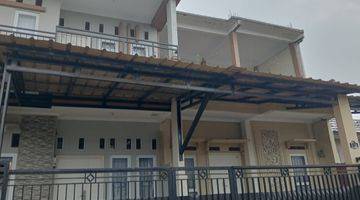 Gambar 2 Rumah 3 Lantai Bagus Furnished SHM di Perumahan Benteng Royal Residence, Bogor