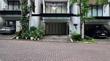 Gambar 1  Rumah di Serenia Hills, Cluster Quantum, Lebak Bulus 3 Lantai Unfurnished Bagus