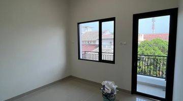 Gambar 2 Rumah 2 Lantai Baru Semi Furnished SHM di Poris Indah, Tangerang