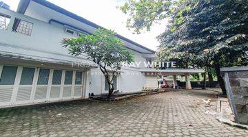 Gambar 2 Classic Minimalist House Cilandak Dekat Citos