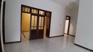 Gambar 4 Rumah Bagus Unfurnished di Harapan Indah, Bekasi b0128 