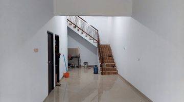 Gambar 5 Rumah Baru Unfurnished SHM di Harapan Indah, Bekasi b0759 