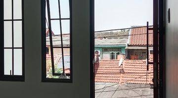 Gambar 4 Rumah 2 Lantai Bagus SHM di Duta Bumi, Bekasi b0147 