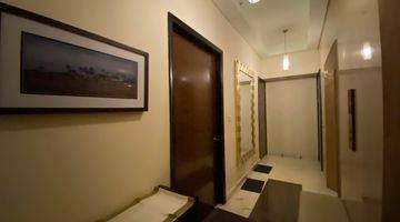 Gambar 3 Disewakan Luxury Apartment The Peak Sudirman Jakarta Selatan Private Lift Very Good Condition Furnished 3 Bedrooms