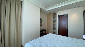 Gambar 5 Disewakan Luxury Apartment The Peak Sudirman Jakarta Selatan Private Lift Very Good Condition Furnished 3 Bedrooms