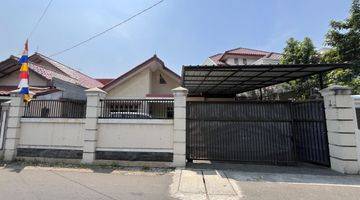 Gambar 2 Jual Cepat Rumah Dengan Carport Yg Luas Di Pasar Minggu