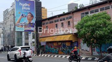 Gambar 2 Ruko 2 Lantai  Tengah Kota  Jl.gajah Mada