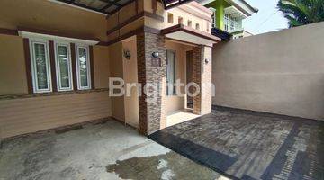 Gambar 3 RUMAH DI BOULIVARD GDC DEPAN ALUN2 KOTA DEPOK