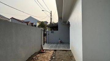 Gambar 5 Rumah Baru Huk Dalam Komplek Peru Ahan Sektor Gading Serpong