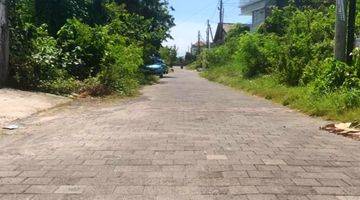 tampak depan tanah di lingkungan nyaman &