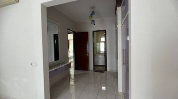 Gambar 3 Rumah 2 Lantai Bagus Furnished di Foresta, Bsd, Tangerang