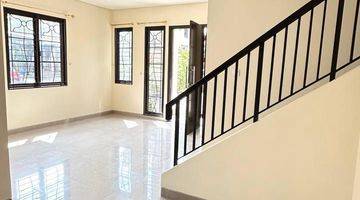 Gambar 4 Jual Cepat Rumah Bagus 2 Lantai di The Savia, Bsd, Tangerang Selatan