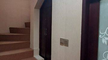 Gambar 2 Dijual Rumah Semi Furnished Hoek View Taman Di Neo Catalonia Bsd