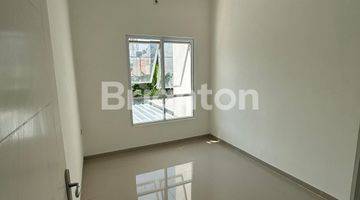 Gambar 2 Rumah 2 Lantai Siap Huni Cluster Boston Village