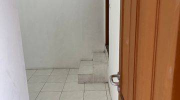 Gambar 3 Dijual Rumah Lt 1,5 Dipinggir Jalan Cocok Buat Usaha 