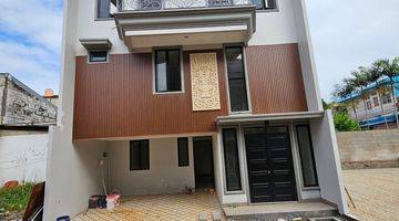 Gambar 2 Rumah Townhouse Jatipadang 3,5 Lantai Rooftop View Gunung Salak