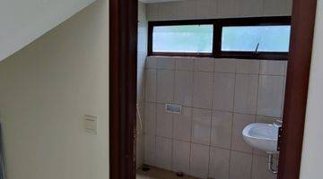 Gambar 5 Rumah 2 Lantai Avani Unfurnished Lt 160