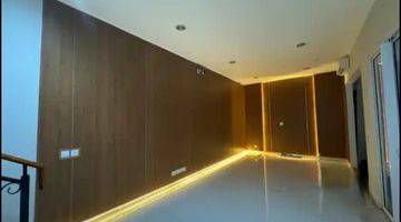 Gambar 2 Dijual Segera !!!
rumah 2 Lantai Sangat Terawat Semi Furnished Dalam Cluster Pinewood Banjar Wijaya 